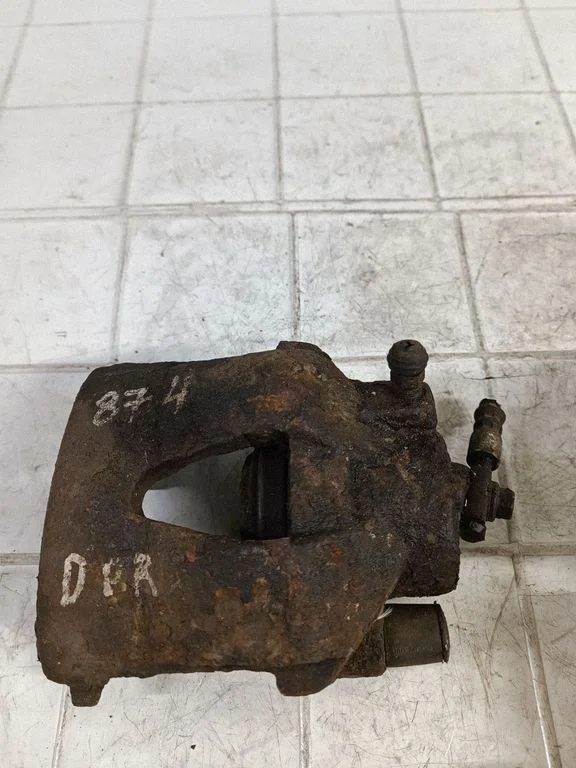 Front brake caliper – front right