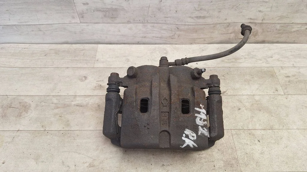 Front brake caliper – Nissan X-Trail T30 (2001-2007)