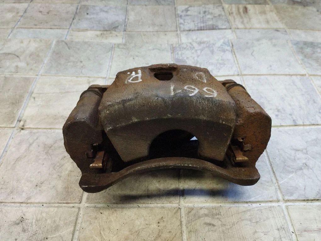 Front brake caliper – Toyota Yaris (2006-2011)