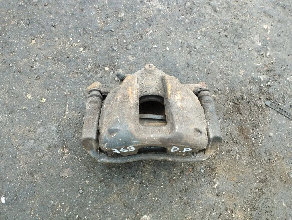 Front brake caliper – Honda CR-V (2007-2012)