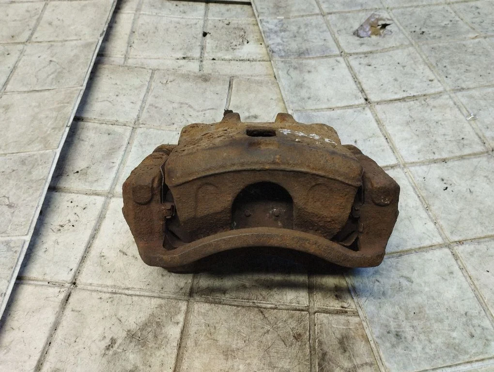 Front brake caliper – KIA Sportage (2005-2010)