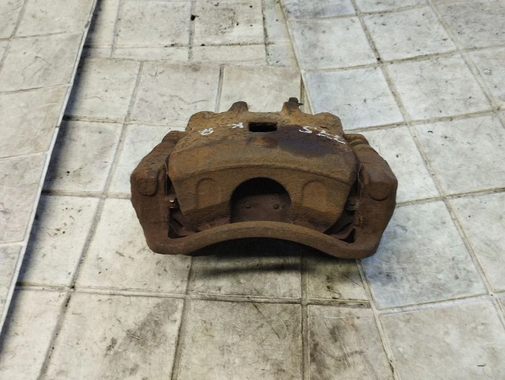 Front brake caliper – KIA Sportage (2005-2010)
