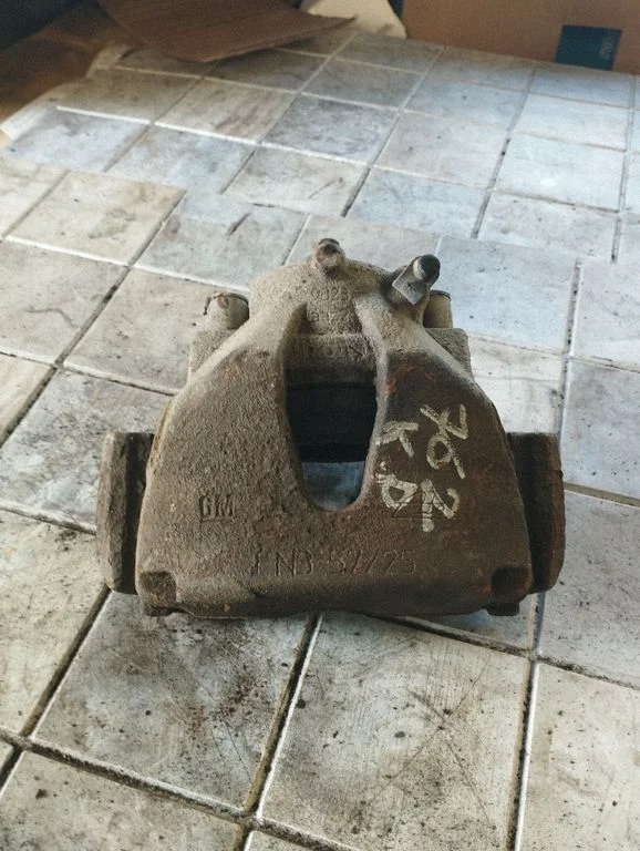 Front brake caliper – Opel Zafira A (1999-2005)