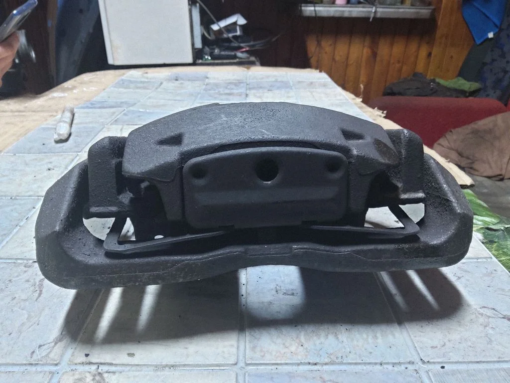 Front brake caliper – front left