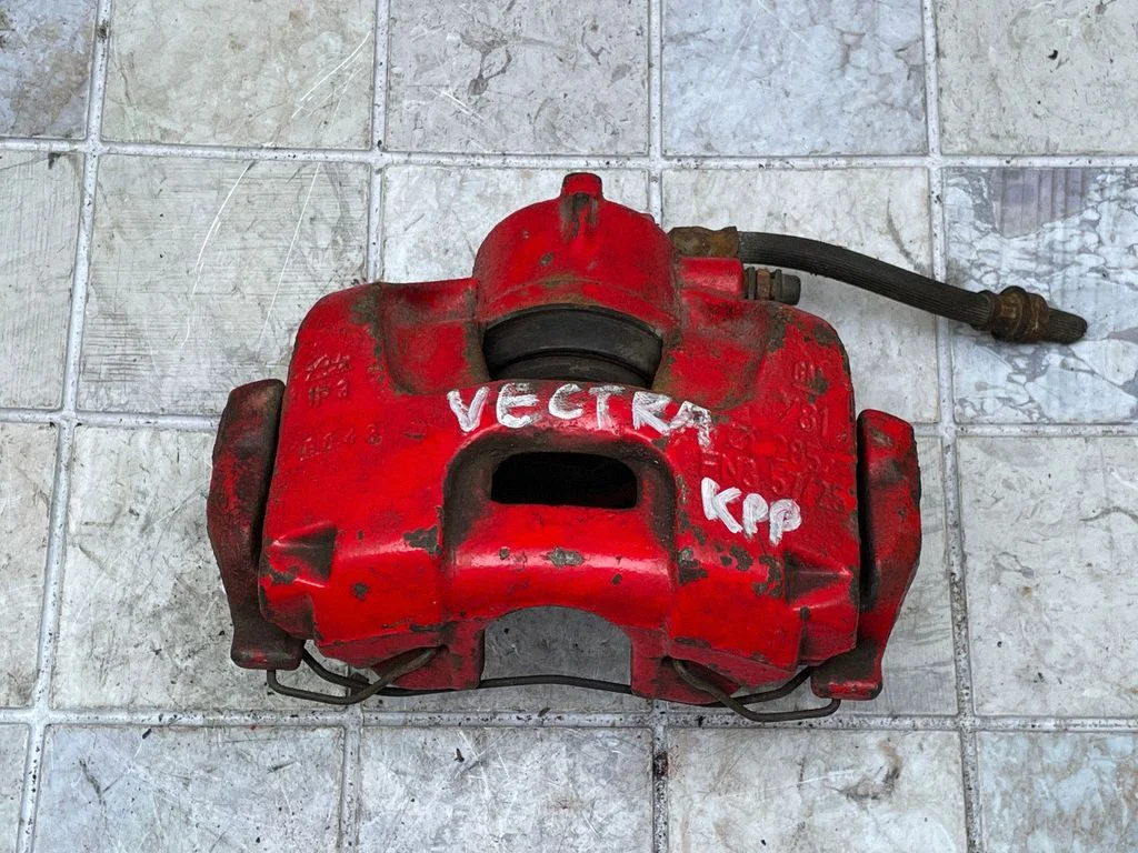Front brake caliper – front left