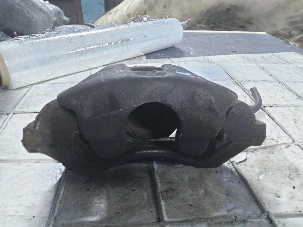 Front brake caliper – front left
