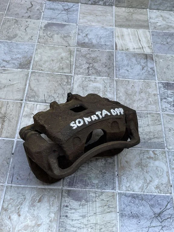 Front brake caliper – Hyundai Sonata (2006-2015)