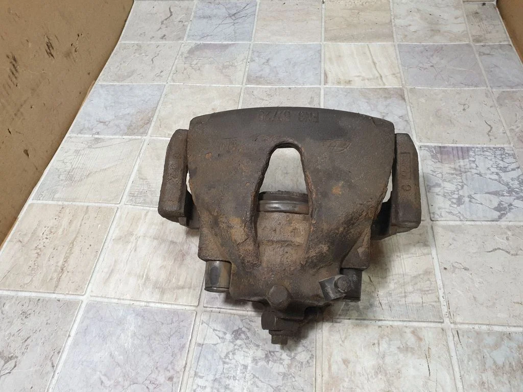 Front brake caliper