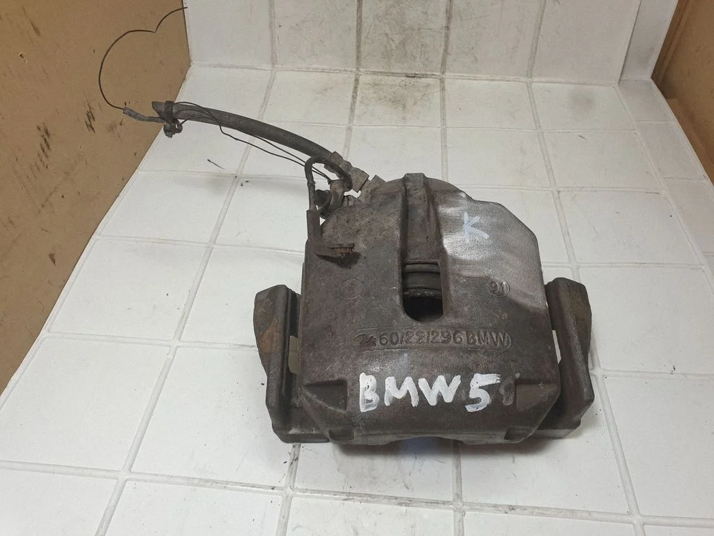 Front brake caliper – BMW 5 Series E39 (1996-2003)