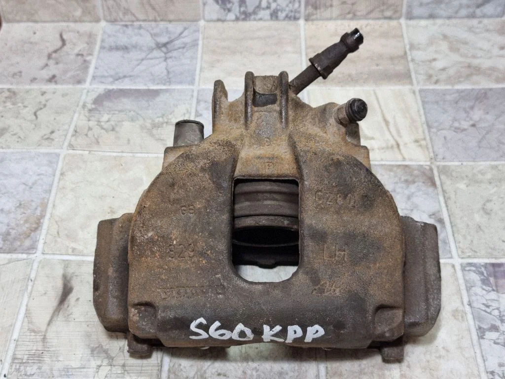 Front brake caliper – front left