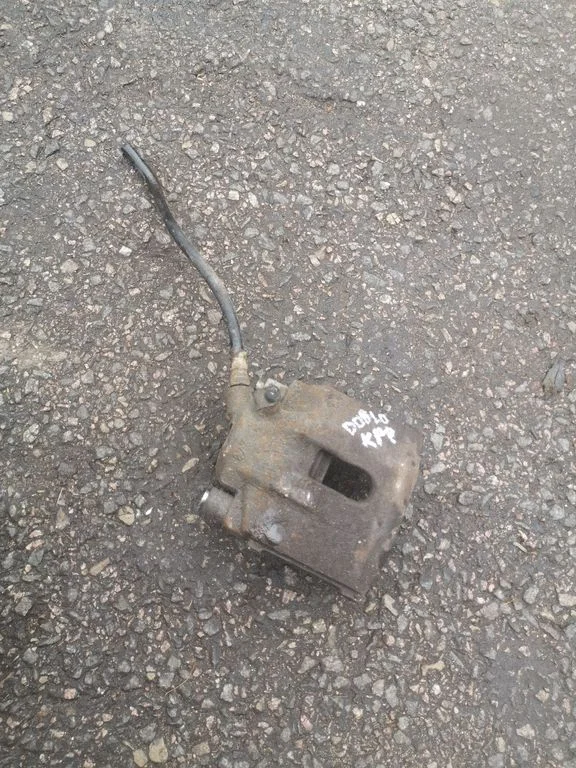 Zacisk hamulcowy przedni – Fiat Doblo (2000-2009)