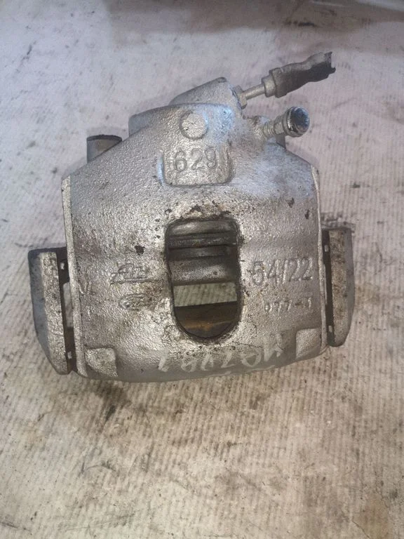 Front brake caliper 0773