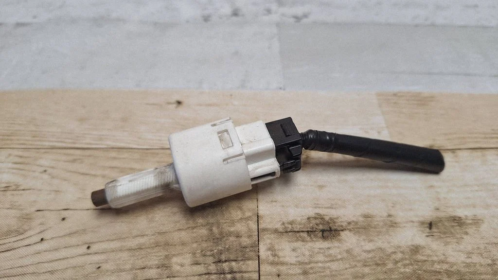 Brake pedal sensor switch