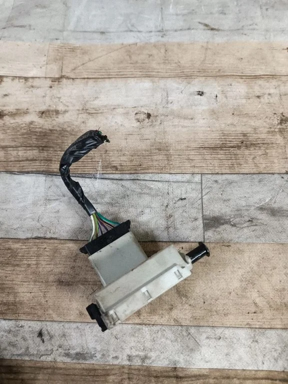 Brake pedal sensor switch – Chrysler Voyager (2004-2007)
