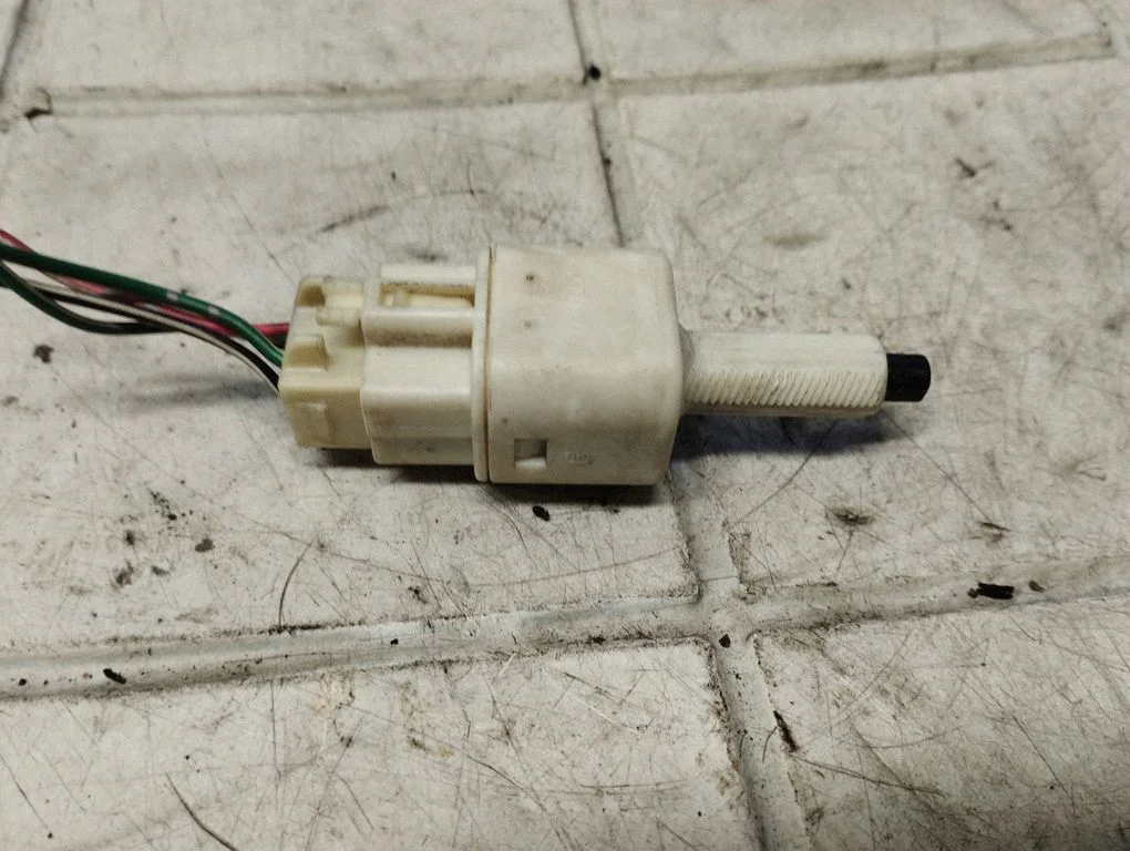 Brake pedal sensor switch – Mazda 6 (2002-2008)