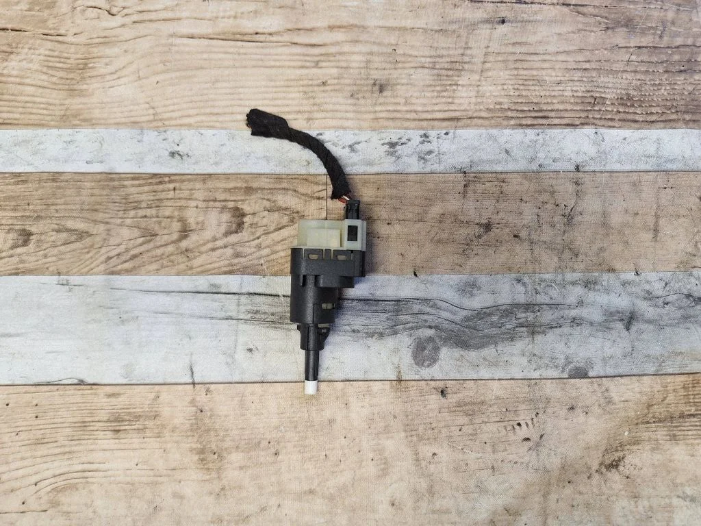 Brake pedal sensor switch – Volkswagen Touran I (2003-2010)