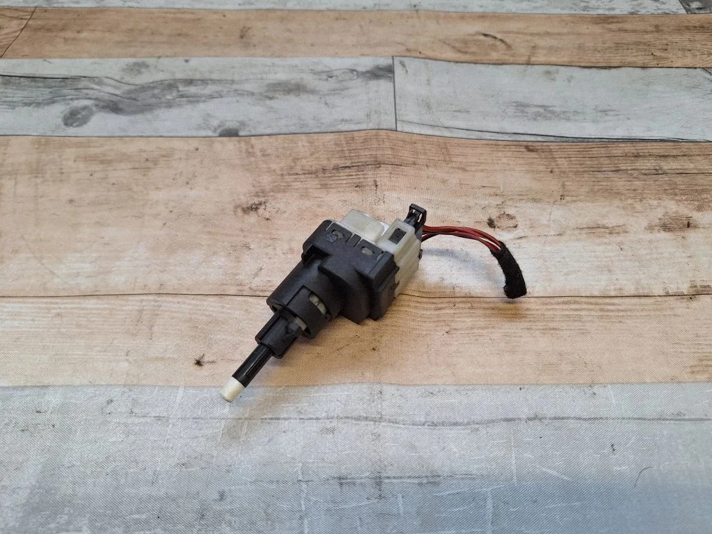 Brake pedal sensor switch – Volkswagen Touran I (2003-2010)