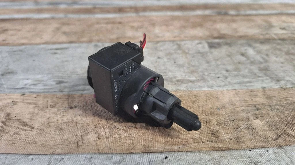 Brake pedal sensor switch 914689963
