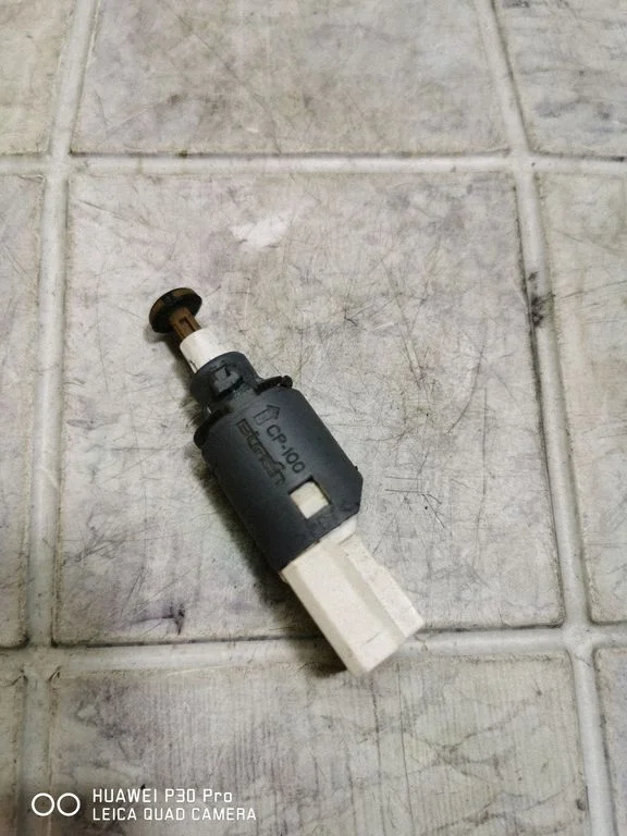 Brake pedal sensor switch – Renault Scenic II -  Grand scenic II (2003-2006)