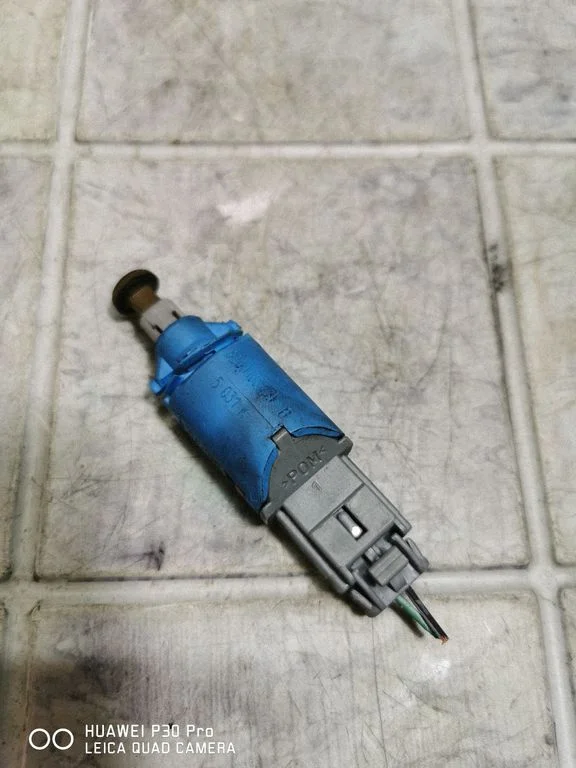 Brake pedal sensor switch – Renault Scenic II -  Grand scenic II (2003-2006)