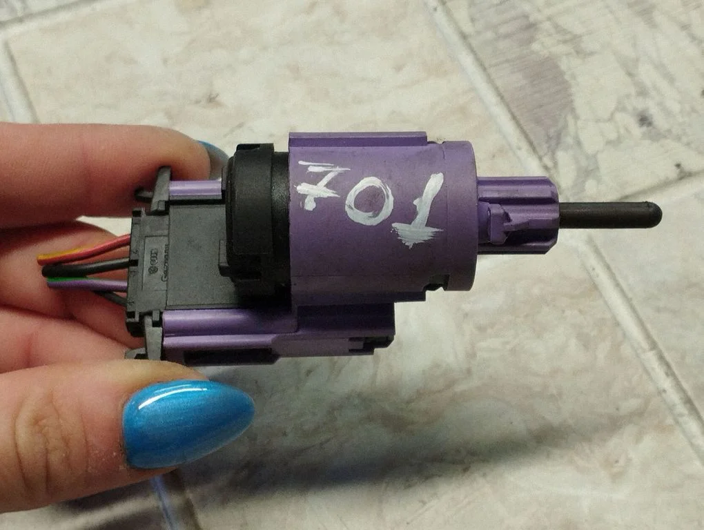 Brake pedal sensor switch 1J0945511E