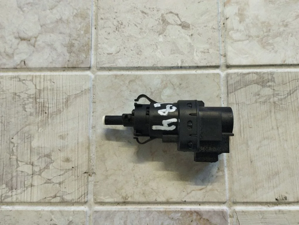Piduripedaali andur – Mazda 3 I (2003-2006)