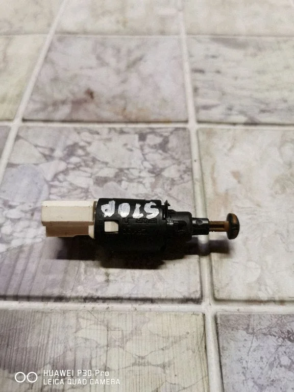 Brake pedal sensor switch – Peugeot 307 (2001-2005)