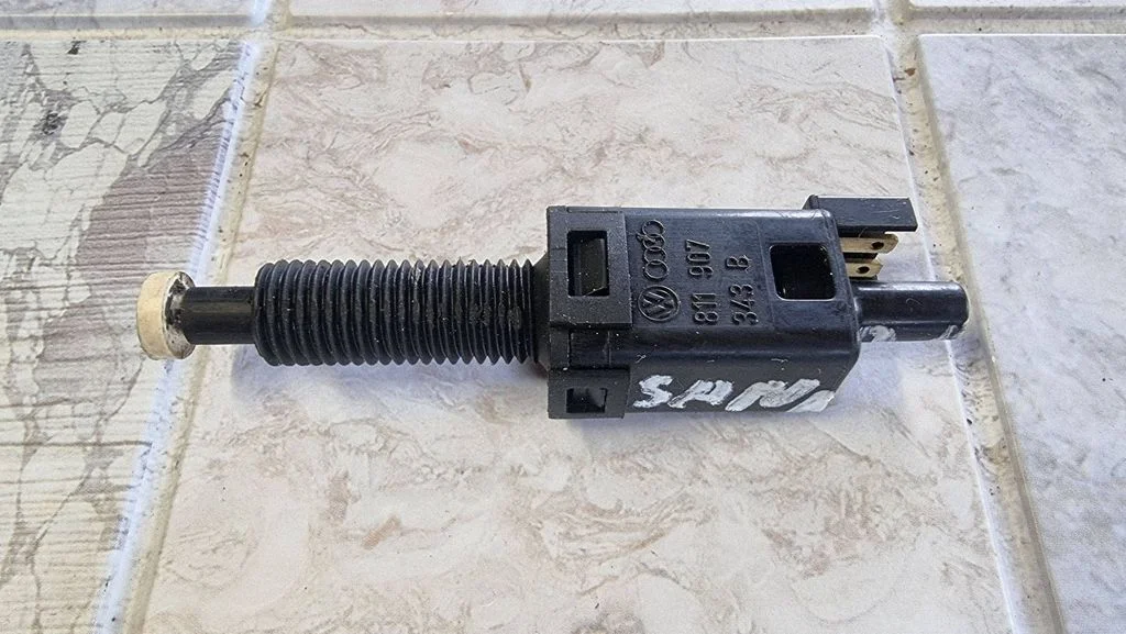 Bremžu pedāļa sensors 811907