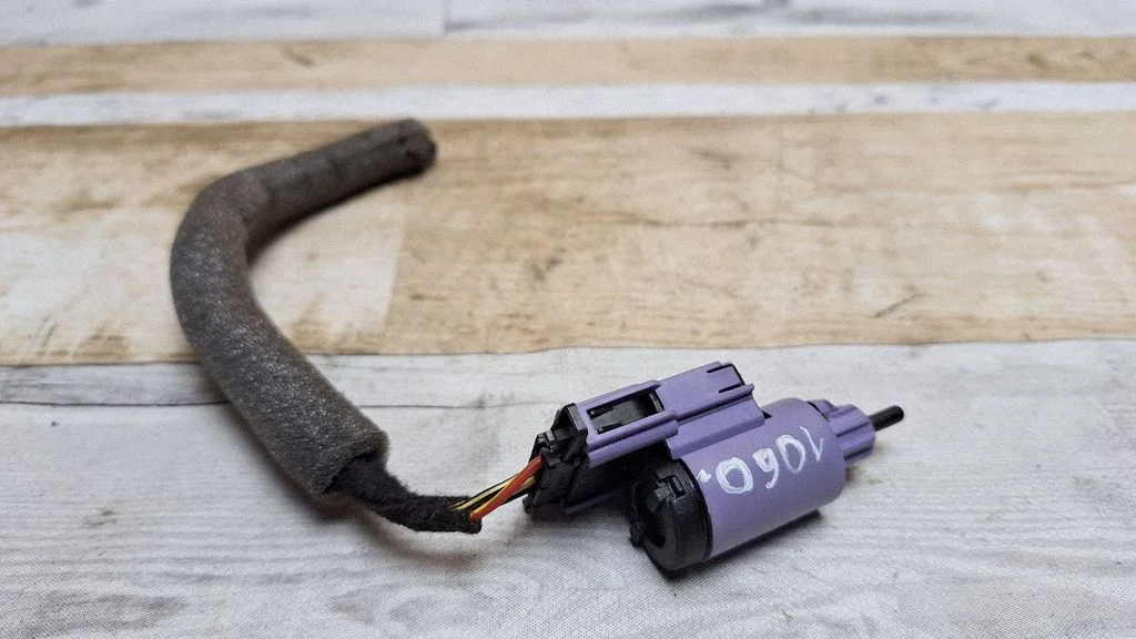 Brake pedal sensor switch