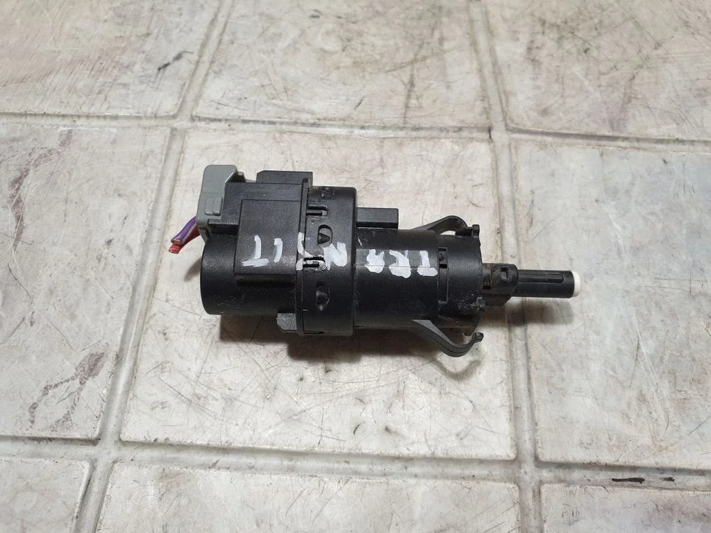 Brake pedal sensor switch – Ford Transit - Tourneo Connect (2003-2008)
