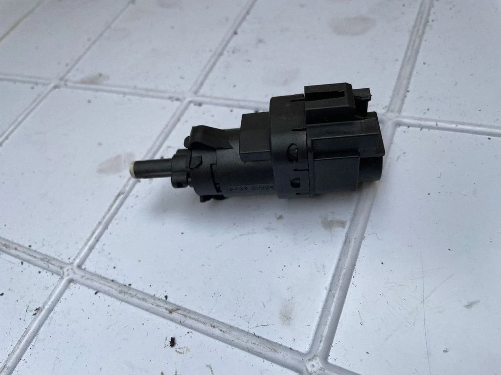 Piduripedaali andur – Mazda 3 I (2003-2006)