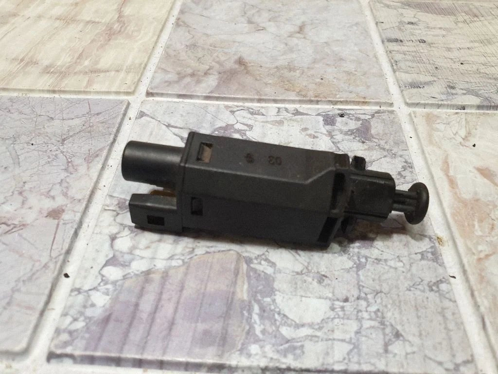 Brake pedal sensor switch 191945515B