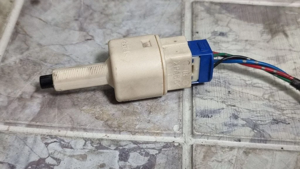 Brake pedal sensor switch 271F54