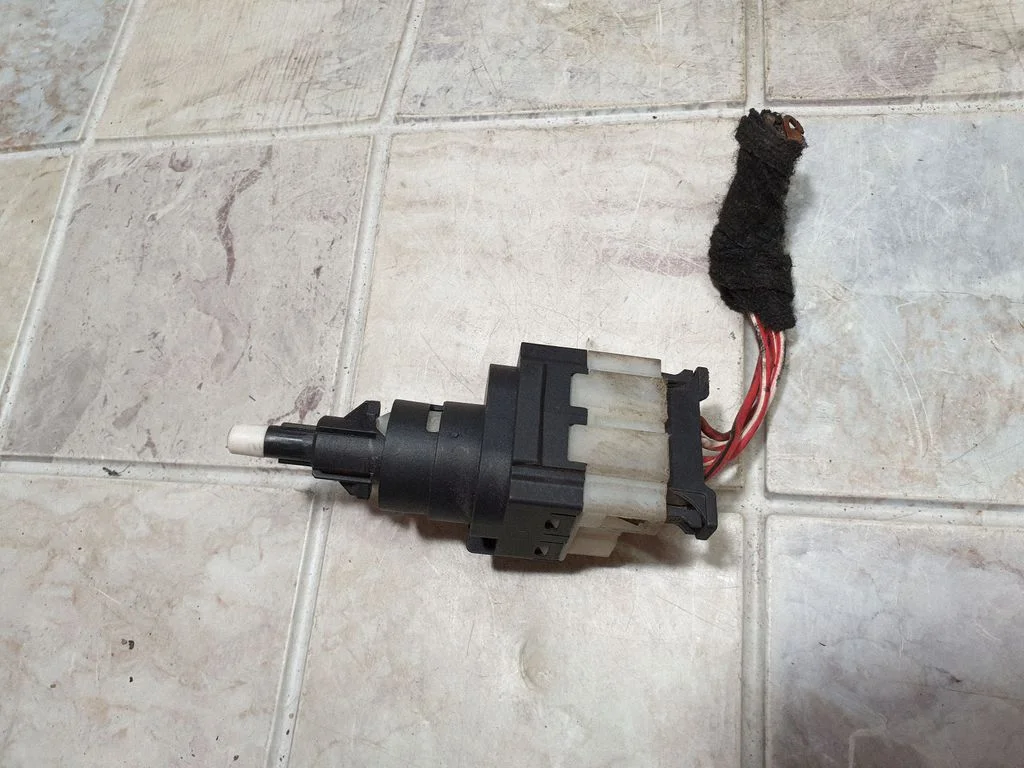 Bremžu pedāļa sensors V10730158