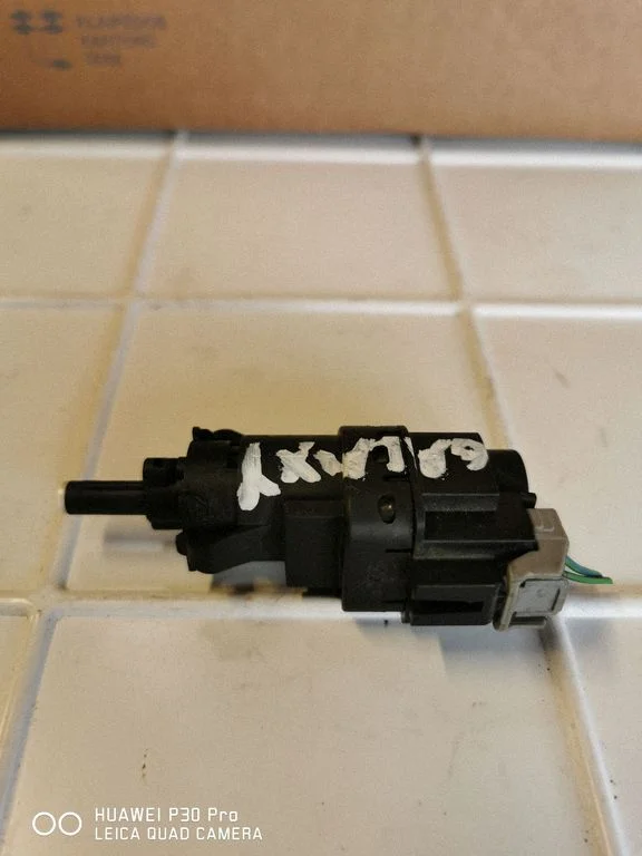Brake pedal sensor switch 3M513480