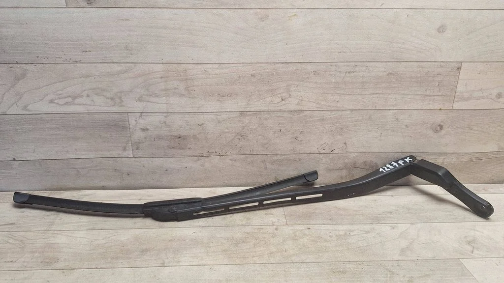 Front wiper blade arm 4B1955408D