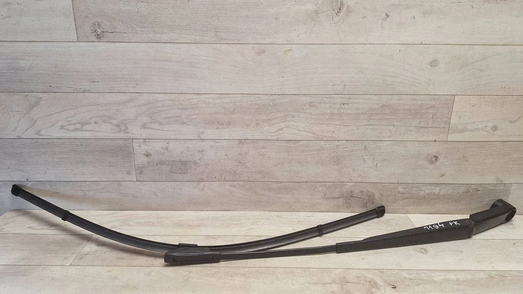Front wiper blade arm 9686640480