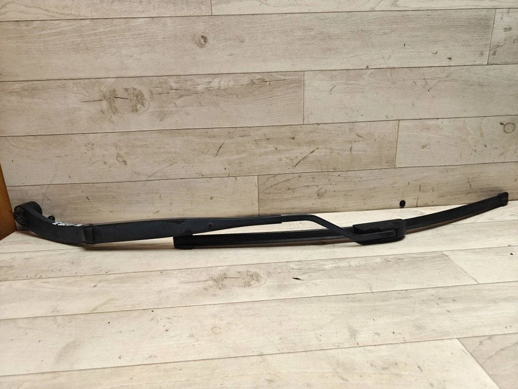 Front wiper blade arm 96910776