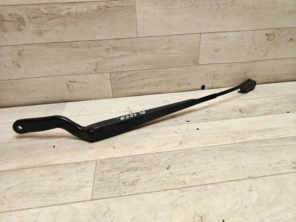 Front wiper blade arm – Ford Fiesta (2017-)