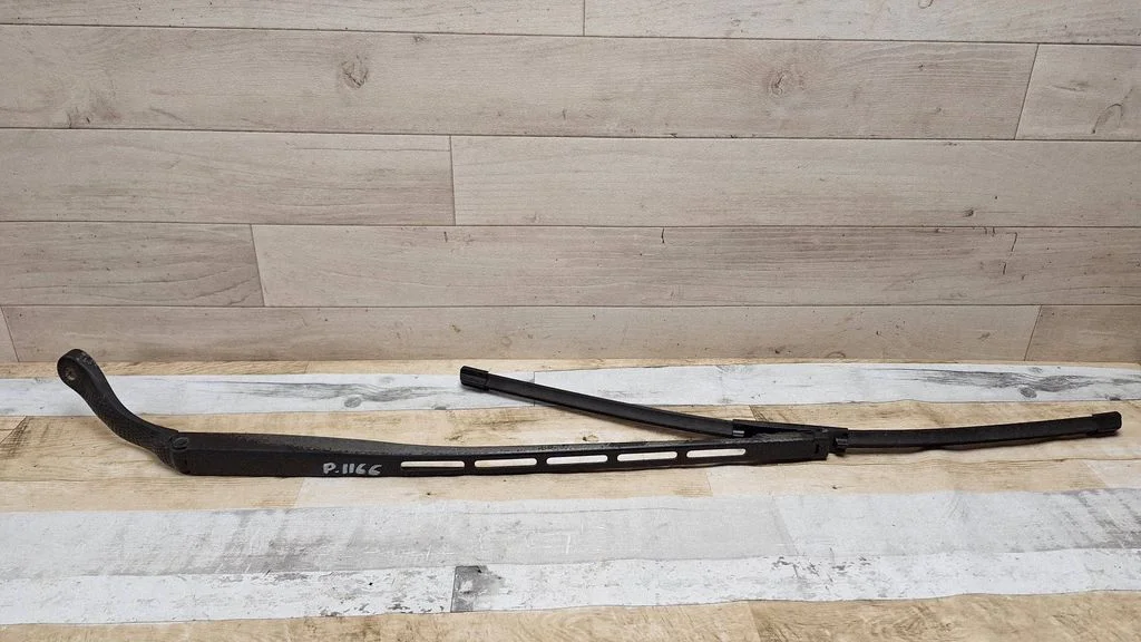 Front wiper blade arm 9656189480