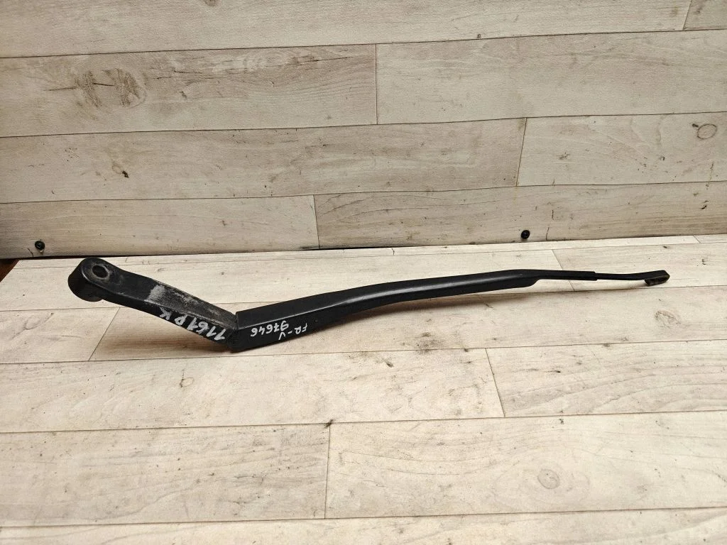 Front wiper blade arm – front left