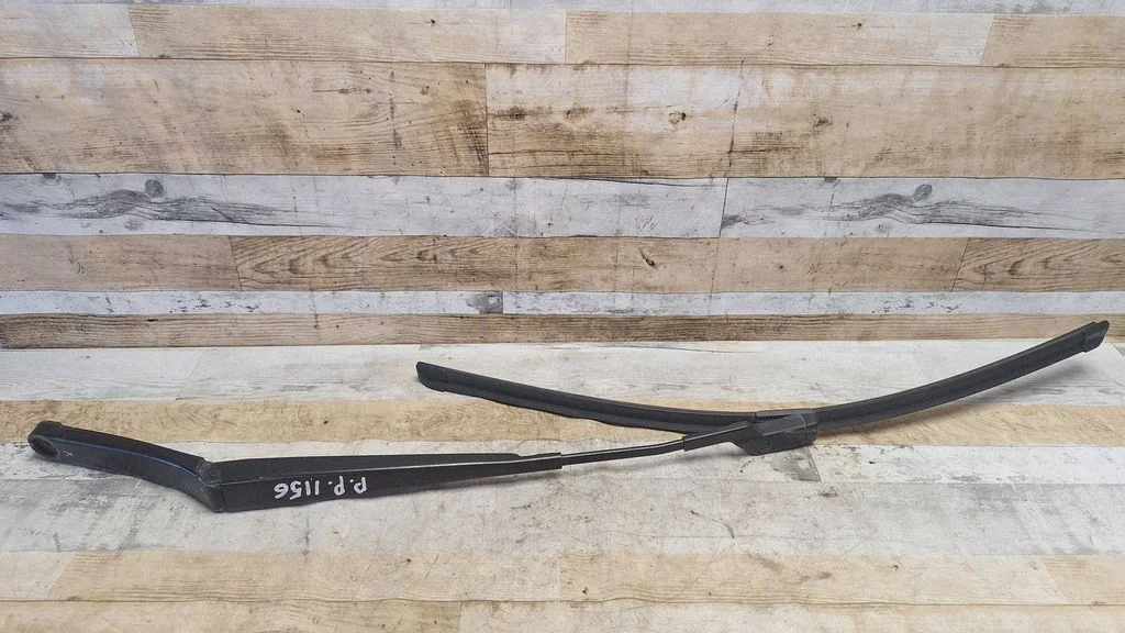 Front wiper blade arm 1Q1955409