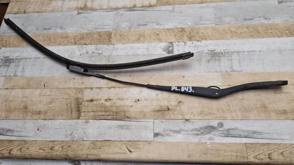 Front wiper blade arm – Volvo C30 (2007-2010)