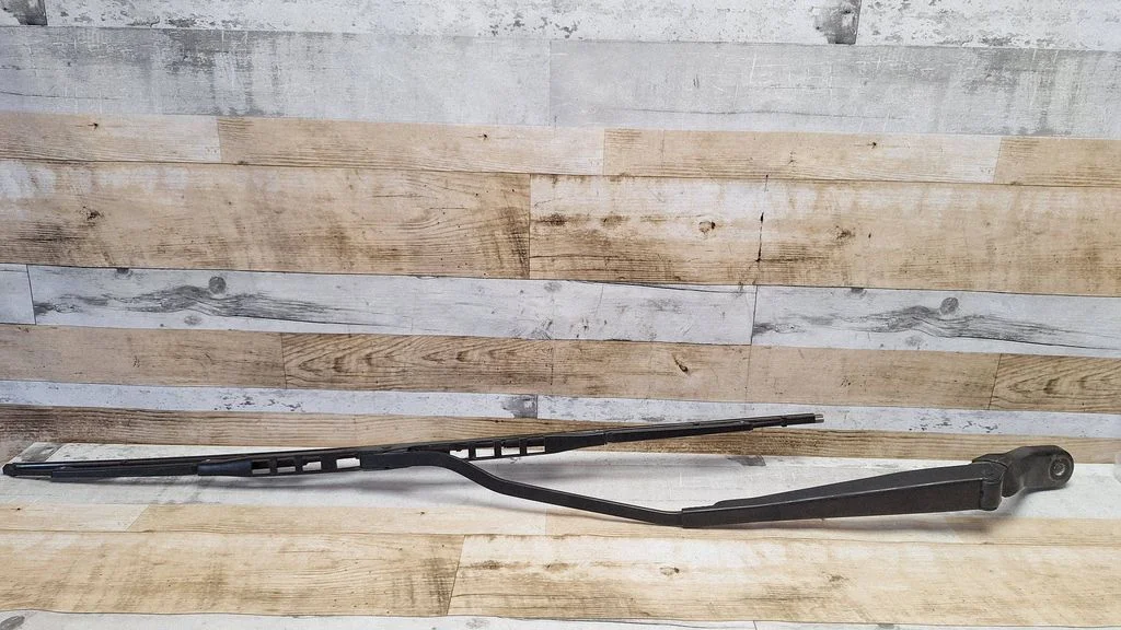 Front wiper blade arm 7M1955409A