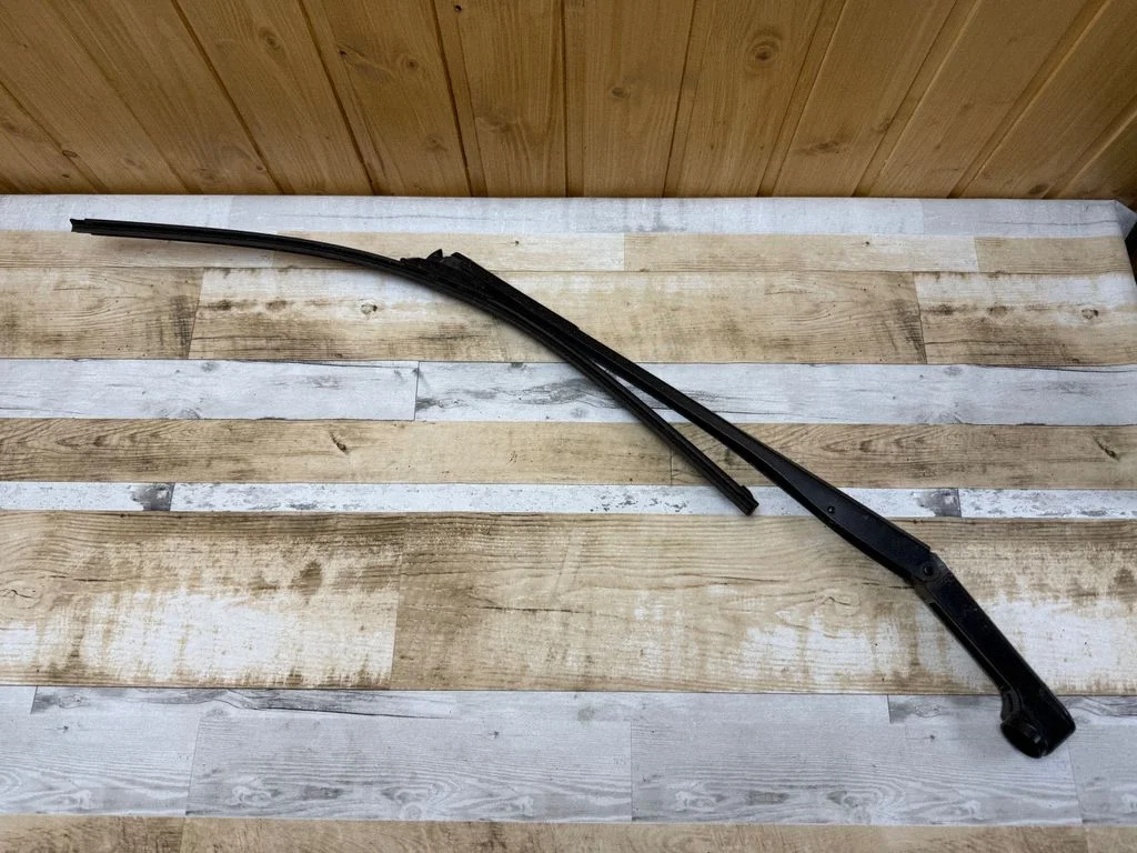 Front wiper blade arm – Honda Civic (2006-2011)