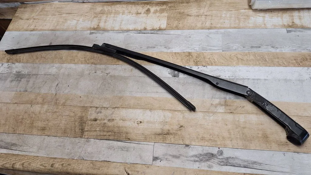 Front wiper blade arm – Honda Civic (2006-2011)