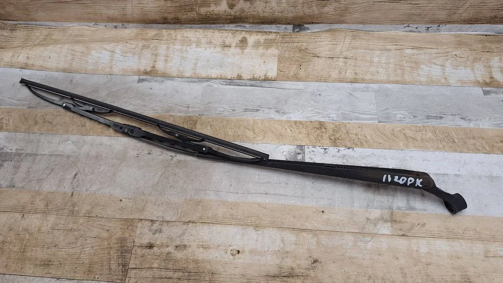 Front wiper blade arm – Toyota Yaris Verso (1999-2005)