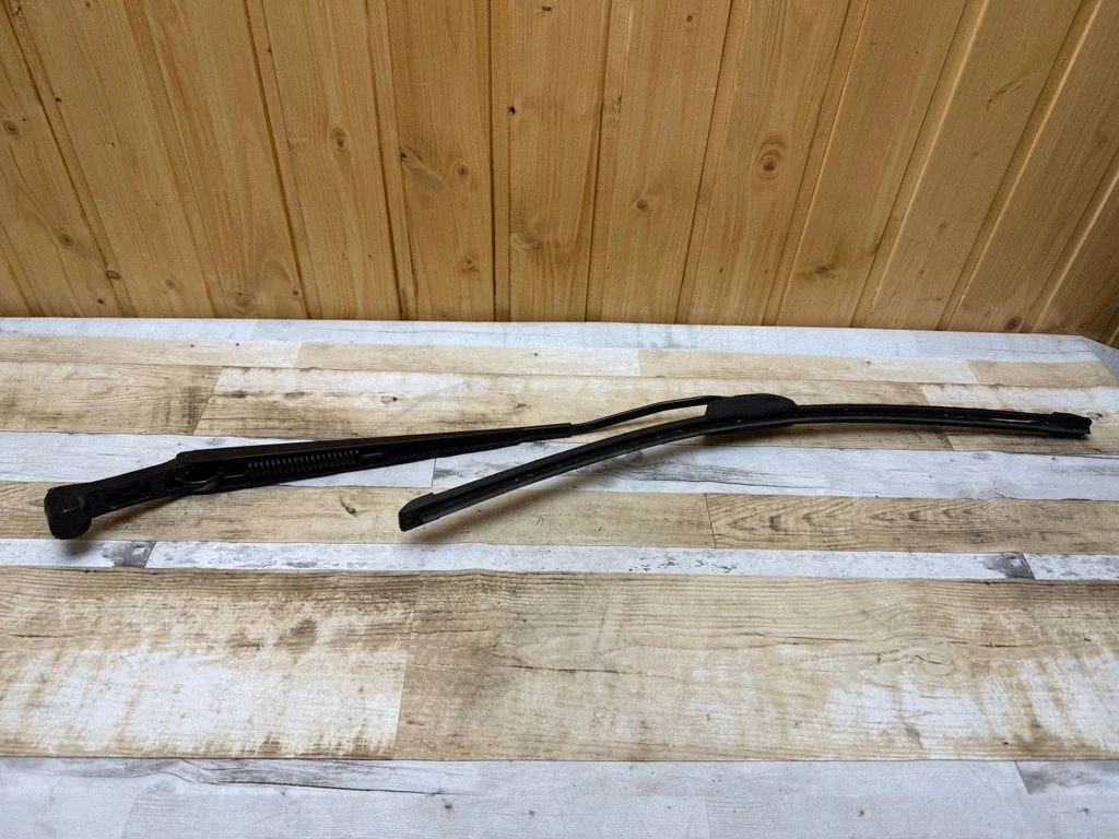 Front wiper blade arm 3G6597