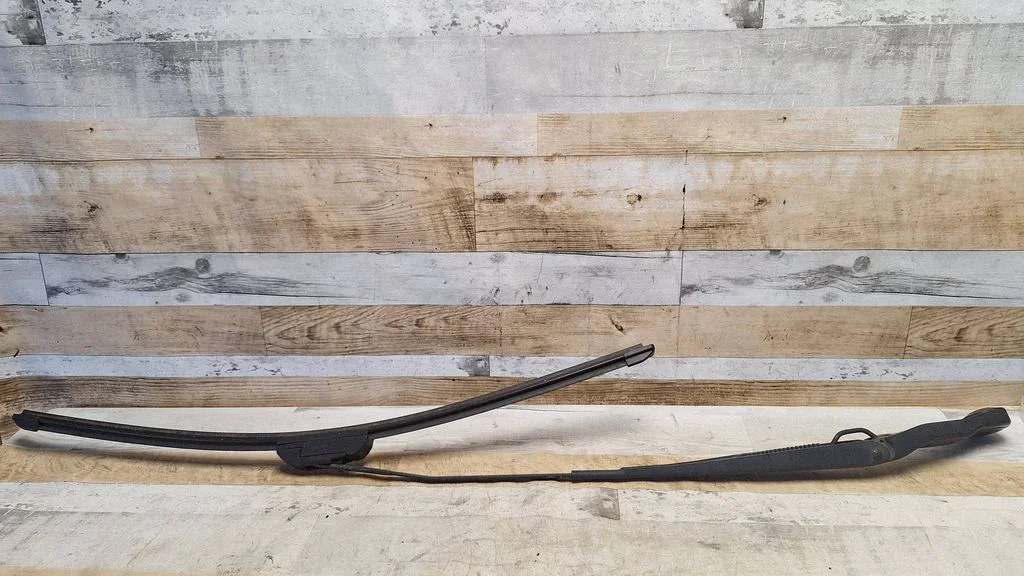 Front wiper blade arm 13139725