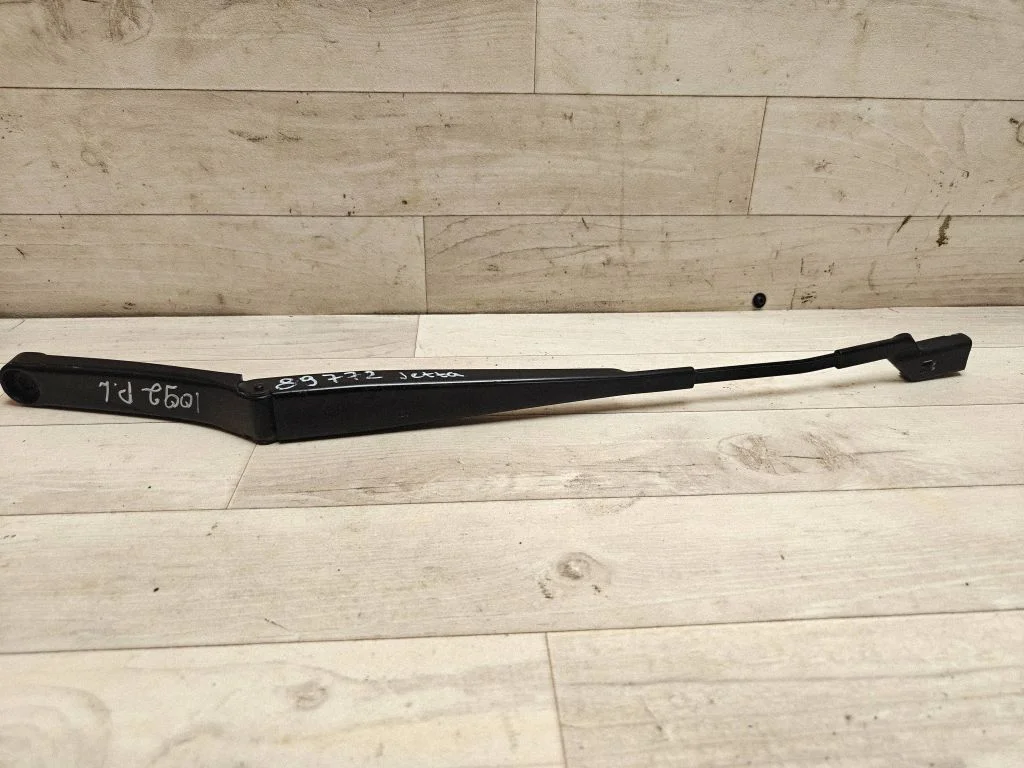 Front wiper blade arm – Volkswagen Jetta V (2005-2010)